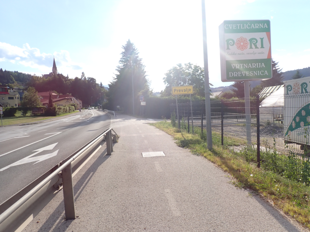 Krajevna tabla Prevalje iz smeri Ravna na Koroškem