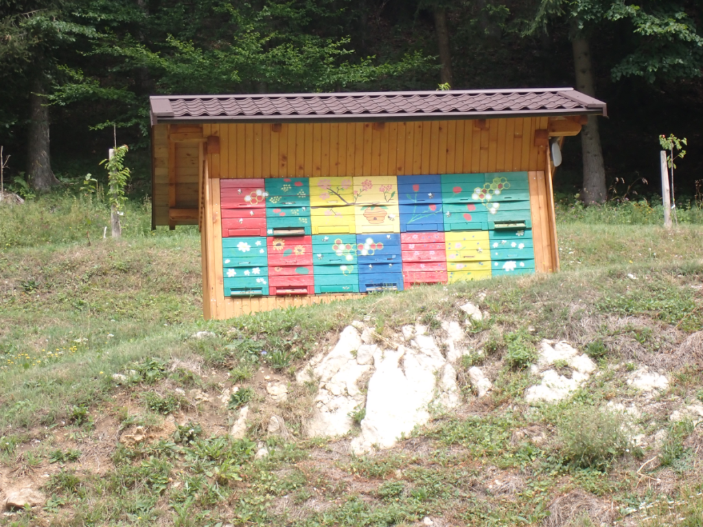 Čebelnjak v zaselku Uršlja Gora